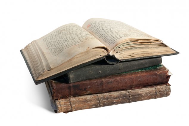 old-opened-book-is-christian-psalter.jpg